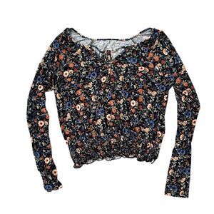American Eagle Soft and Sexy Long Sleeve Floral Oversized Long Crop Top Size S